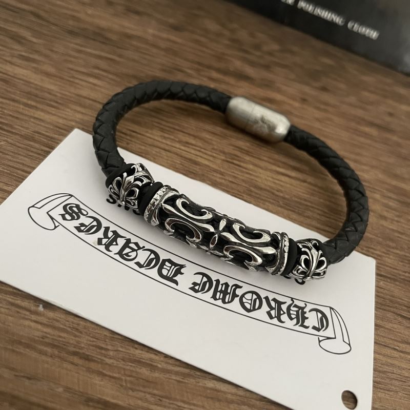 Ch**me He**ts necklaces